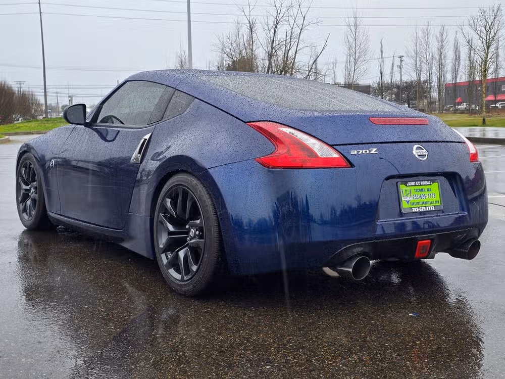 2019 Nissan 370Z Base Image 4