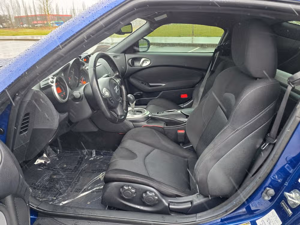 2019 Nissan 370Z Base Image 13