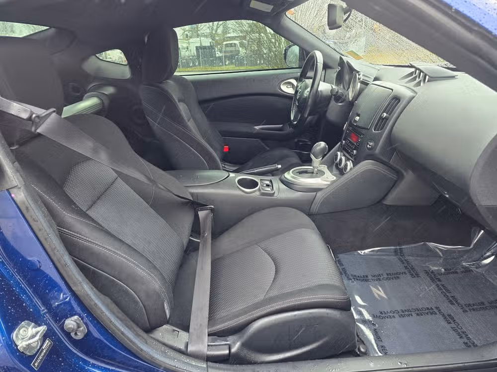 2019 Nissan 370Z Base Image 20