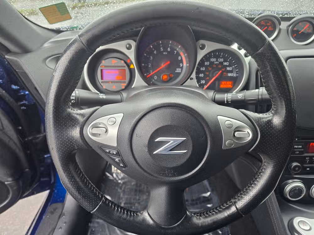2019 Nissan 370Z Base Image 15