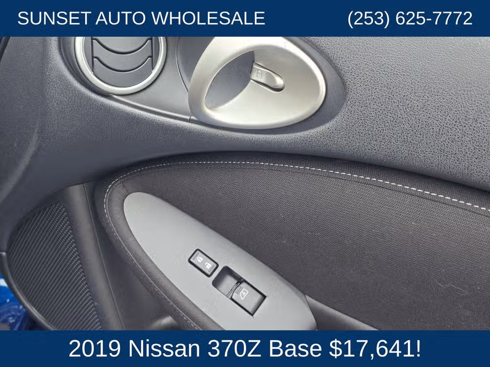 2019 Nissan 370Z Base Image 22