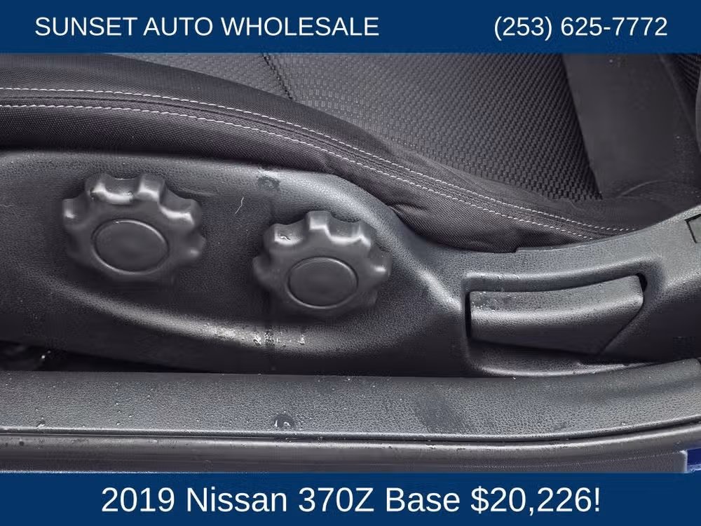 2019 Nissan 370Z Base Image 28