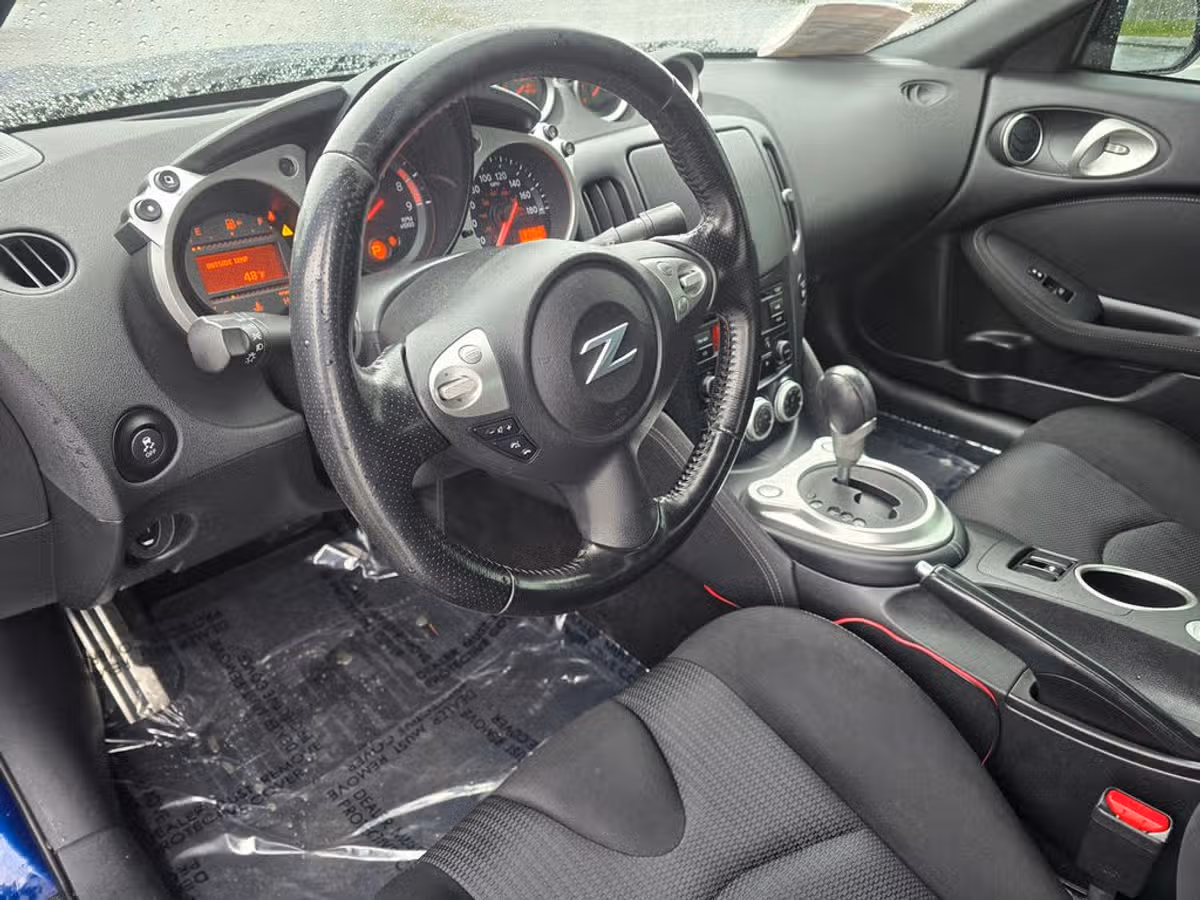 2019 Nissan 370Z Base Image 12