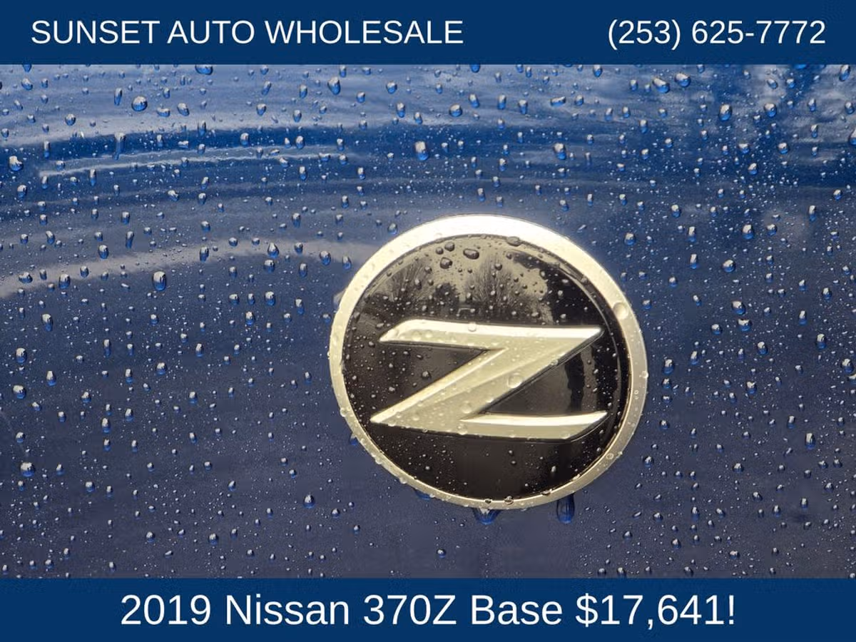 2019 Nissan 370Z Base Image 25