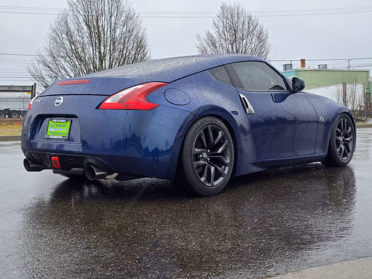 2019 Nissan 370Z Base Image 6
