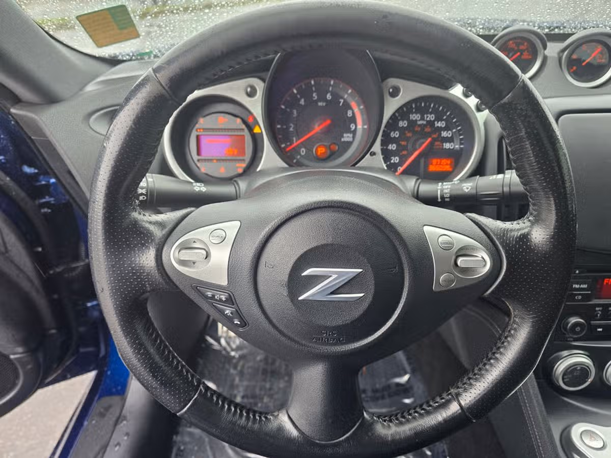 2019 Nissan 370Z Base Image 15