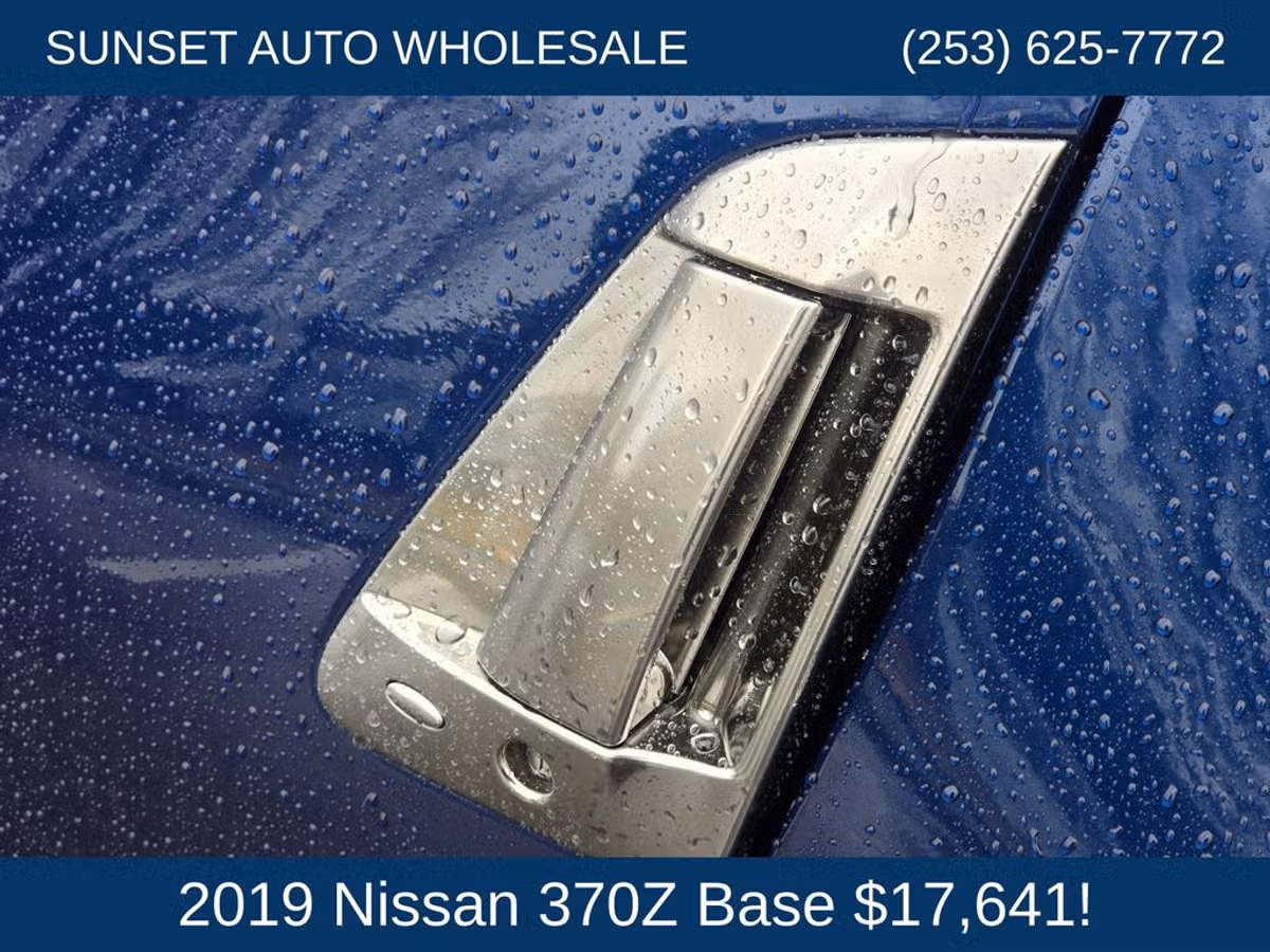 2019 Nissan 370Z Base Image 26