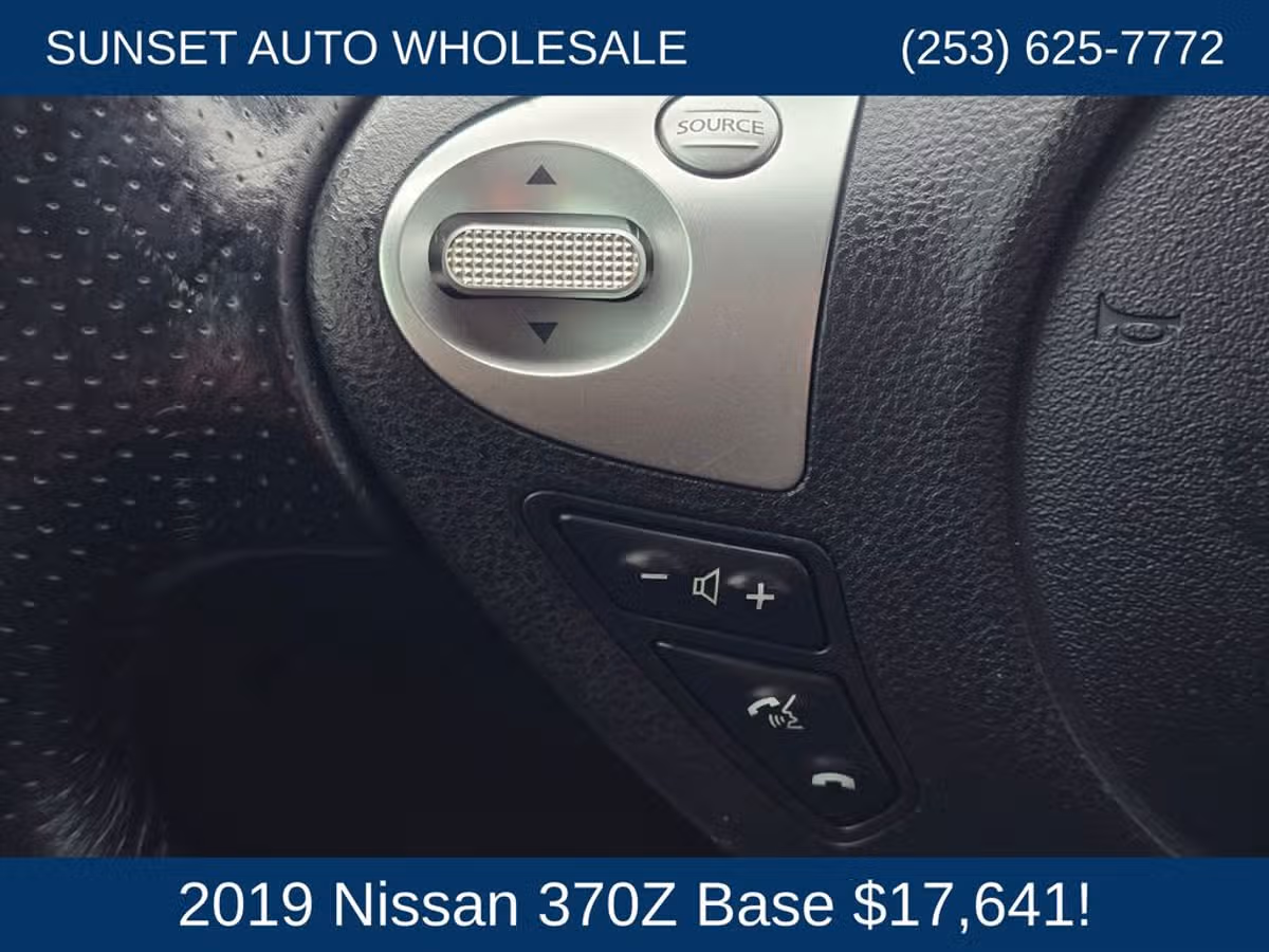 2019 Nissan 370Z Base Image 29
