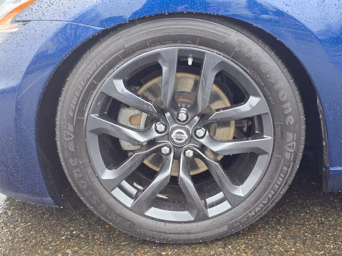 2019 Nissan 370Z Base Image 10