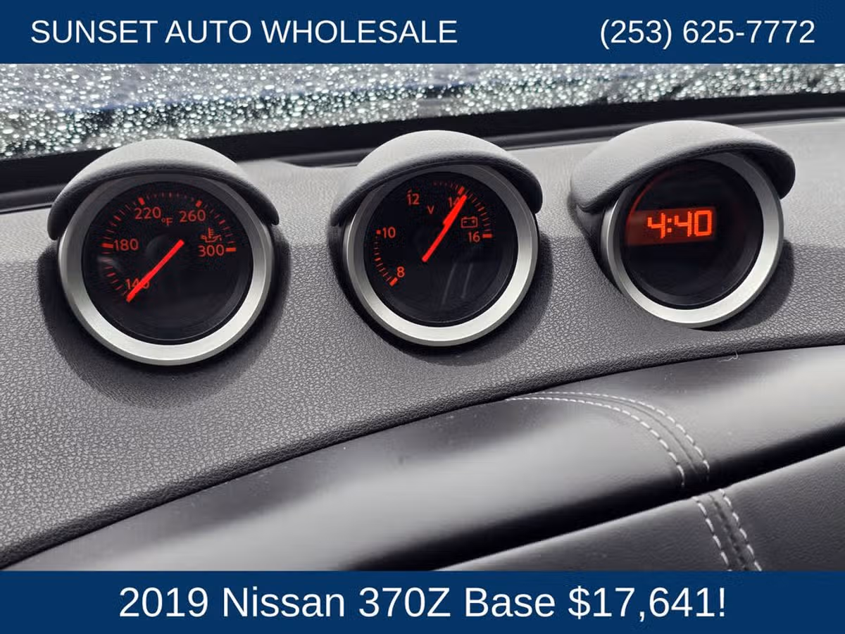 2019 Nissan 370Z Base Image 33