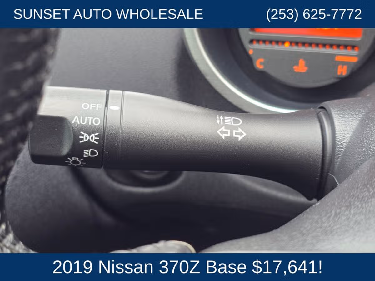 2019 Nissan 370Z Base Image 31