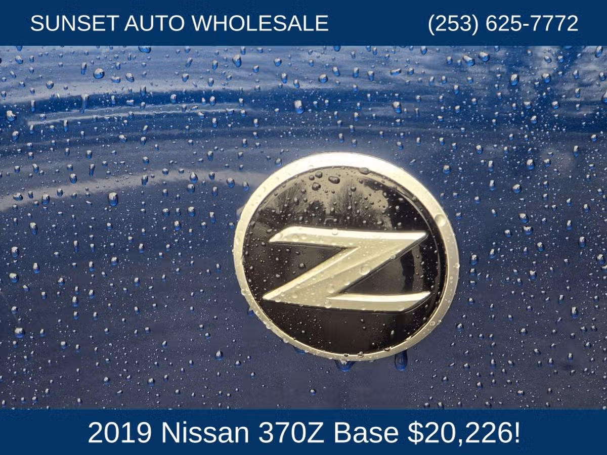 2019 Nissan 370Z Base Image 25