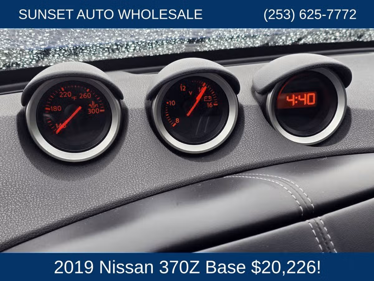 2019 Nissan 370Z Base Image 33