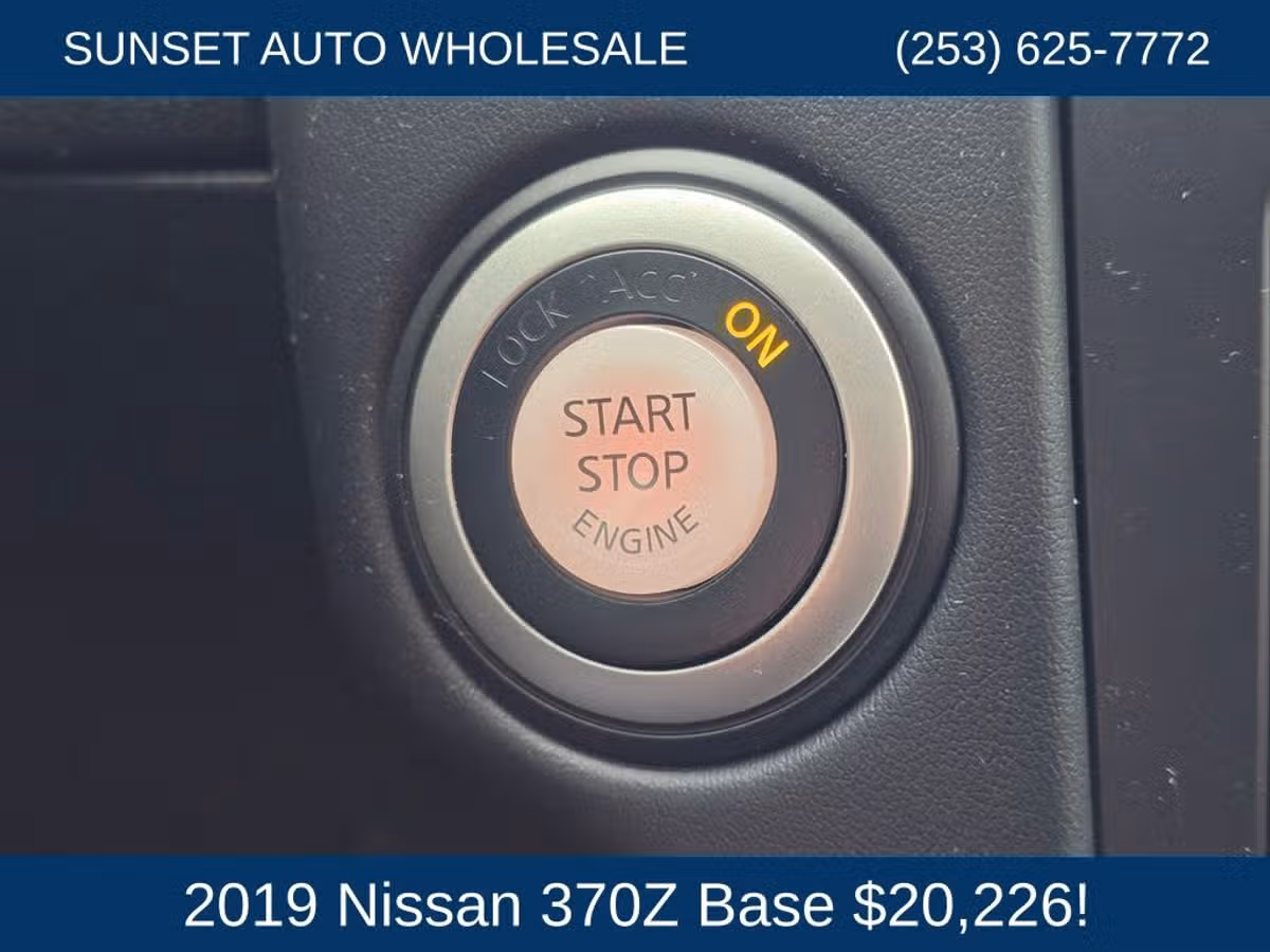 2019 Nissan 370Z Base Image 34