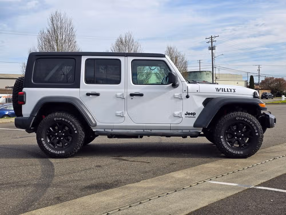 2020 Jeep Wrangler Unlimited Willys Image 6