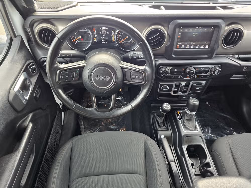 2020 Jeep Wrangler Unlimited Willys Image 11