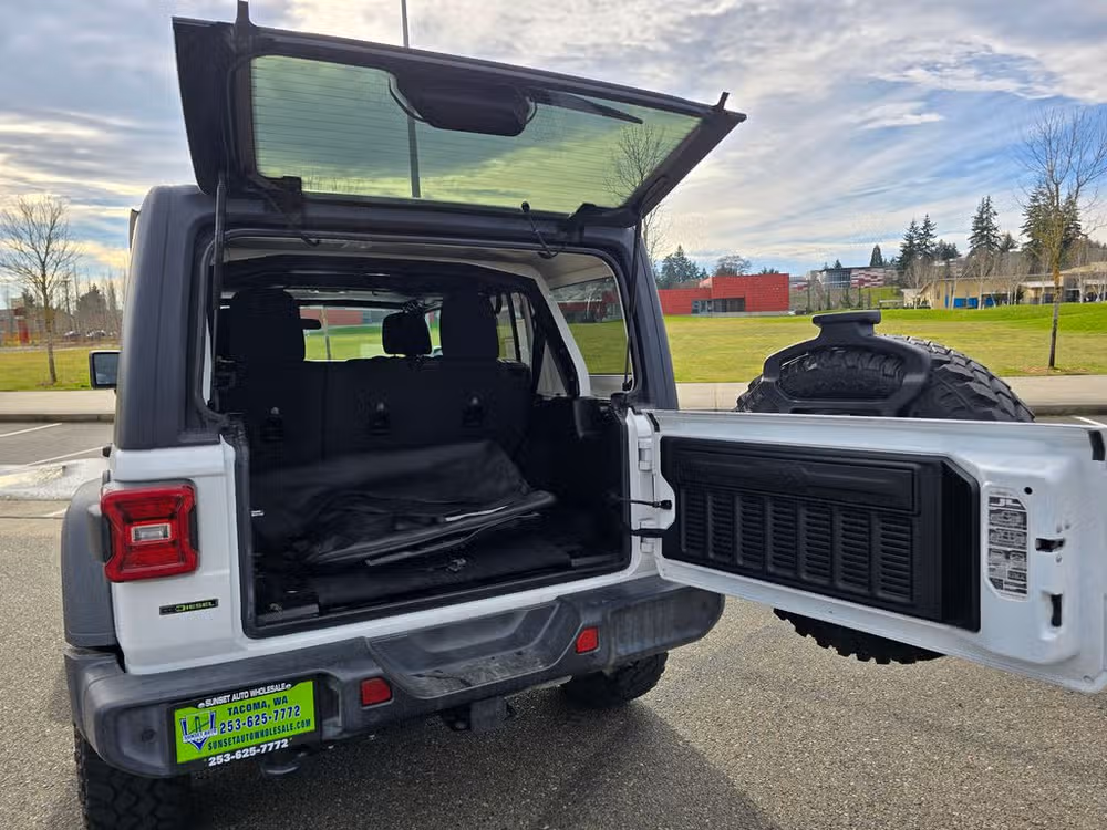 2020 Jeep Wrangler Unlimited Willys Image 18