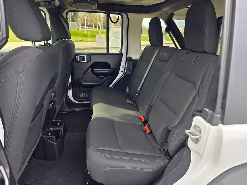 2020 Jeep Wrangler Unlimited Willys Image 17