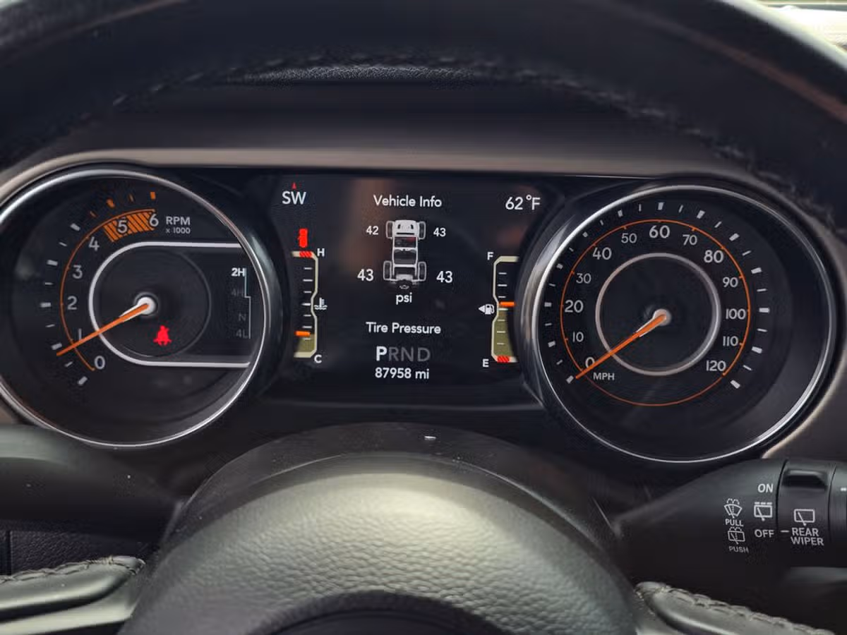 2020 Jeep Wrangler Unlimited Willys Image 14