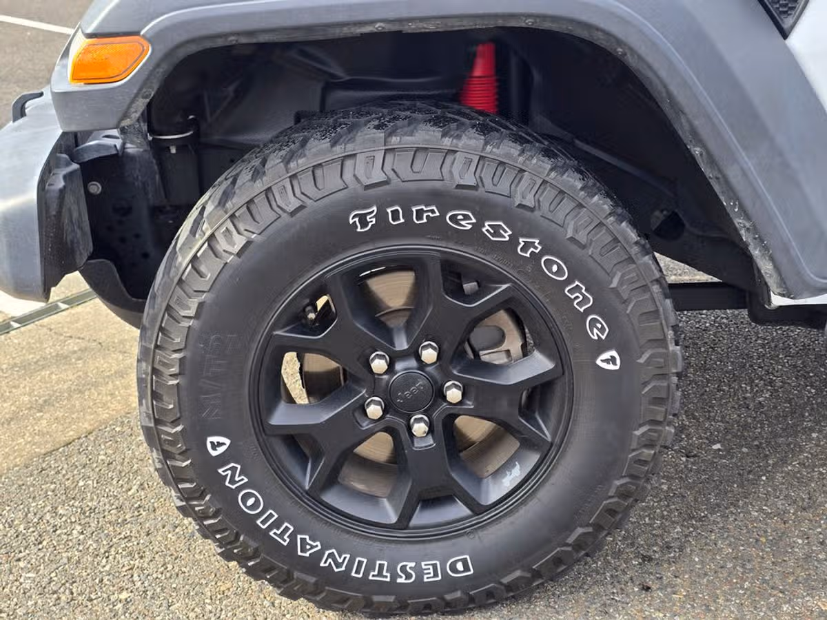 2020 Jeep Wrangler Unlimited Willys Image 9