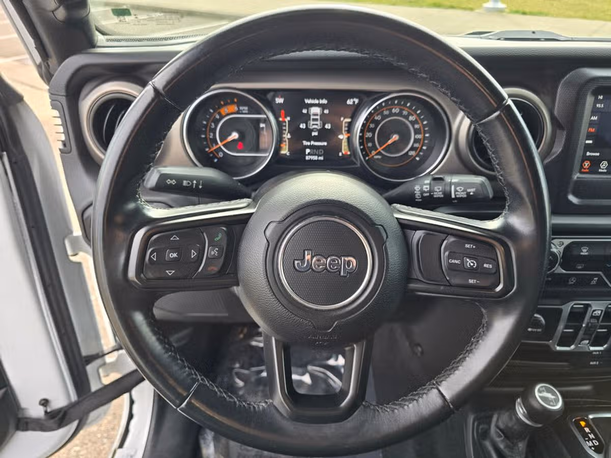 2020 Jeep Wrangler Unlimited Willys Image 13