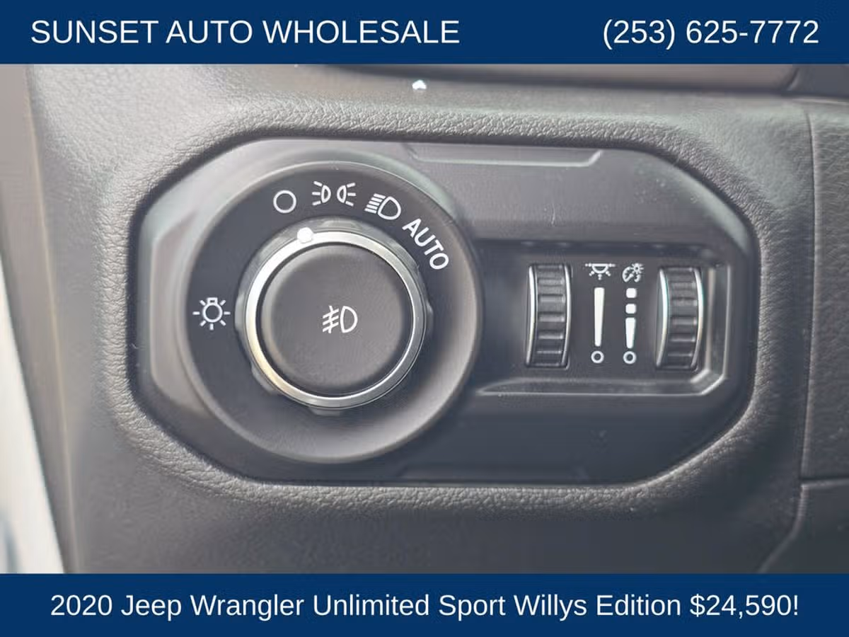 2020 Jeep Wrangler Unlimited Willys Image 32