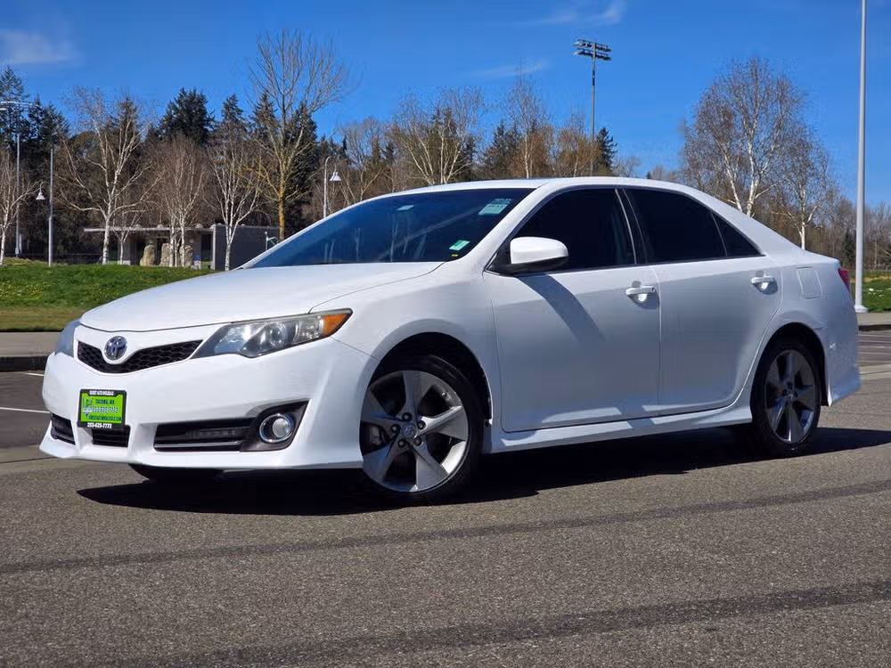 9828 - 2014 Toyota Camry SE Sport