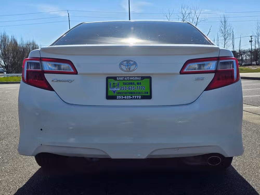 2014 Toyota Camry SE Sport Image 5