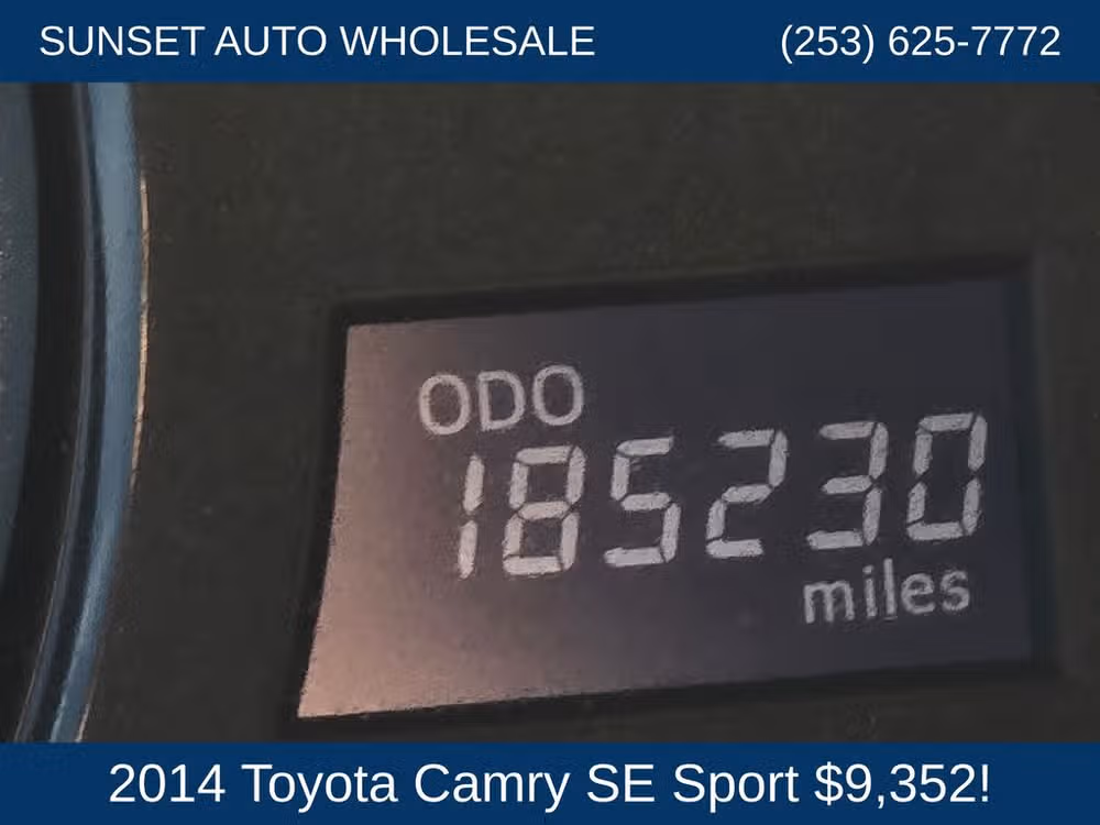 2014 Toyota Camry SE Sport Image 27