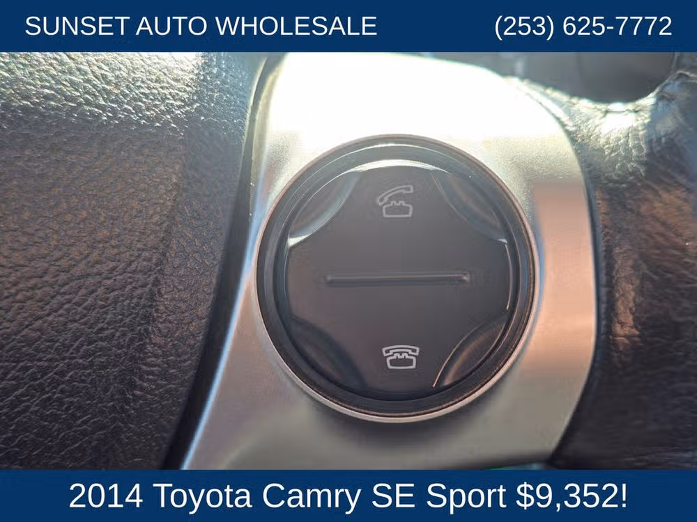 2014 Toyota Camry SE Sport Image 29