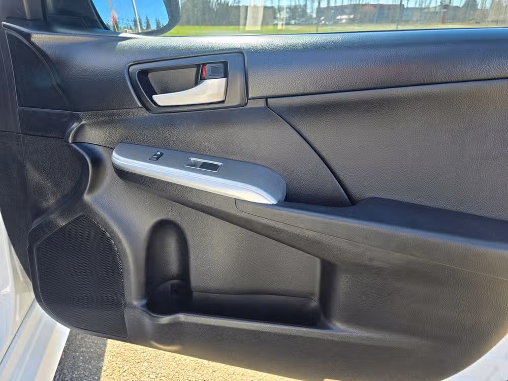 2014 Toyota Camry SE Sport Image 18