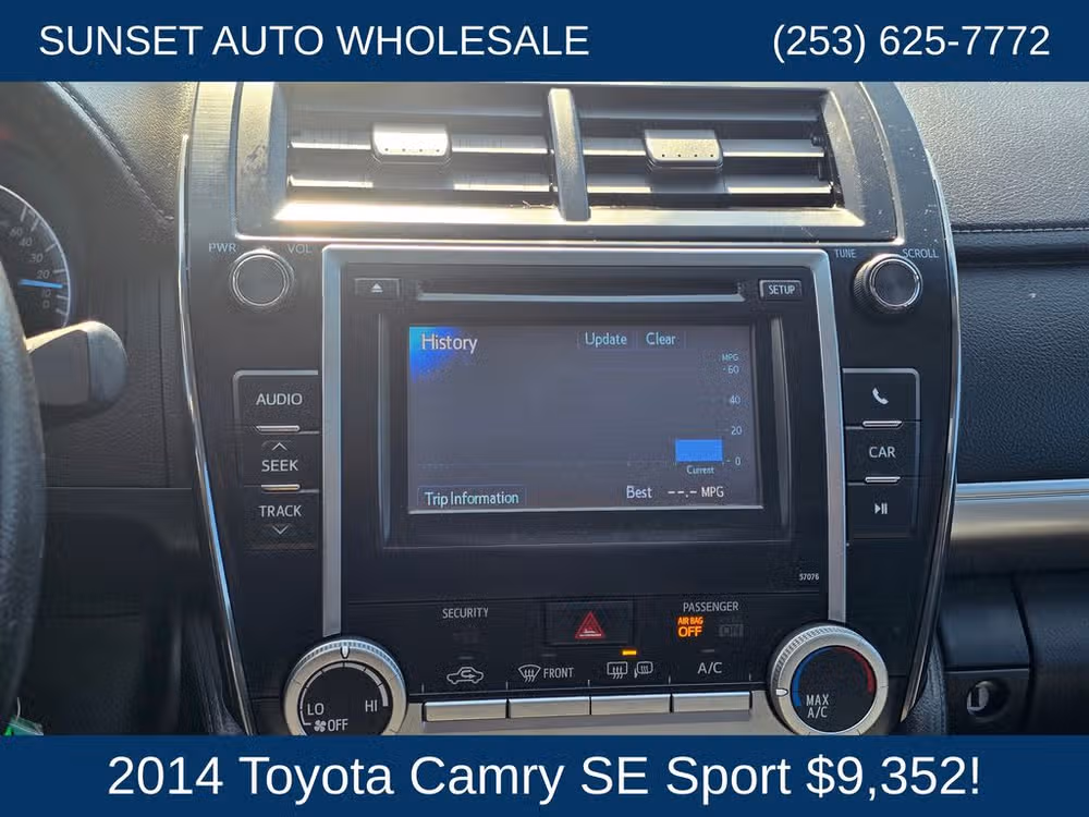 2014 Toyota Camry SE Sport Image 31