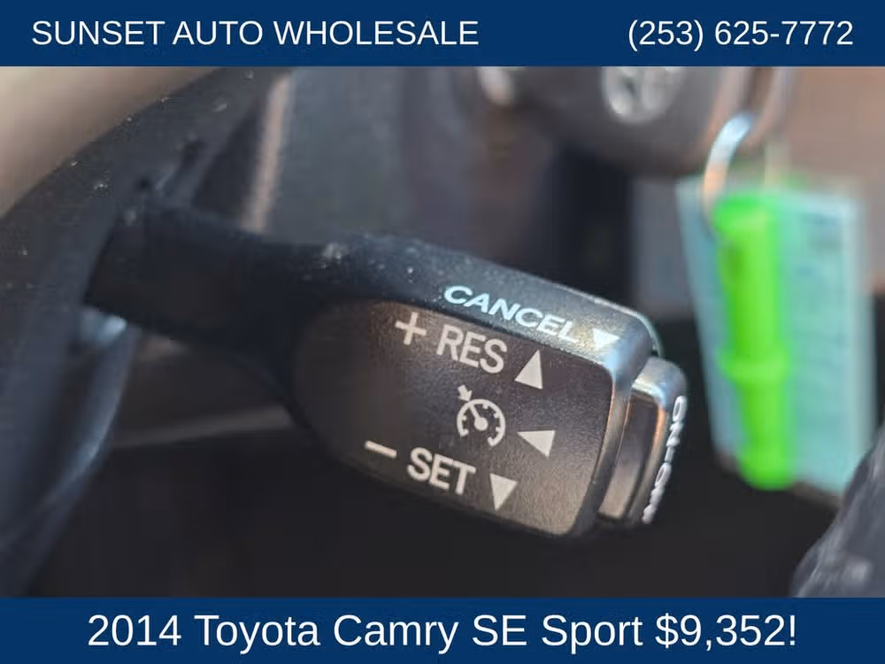 2014 Toyota Camry SE Sport Image 30