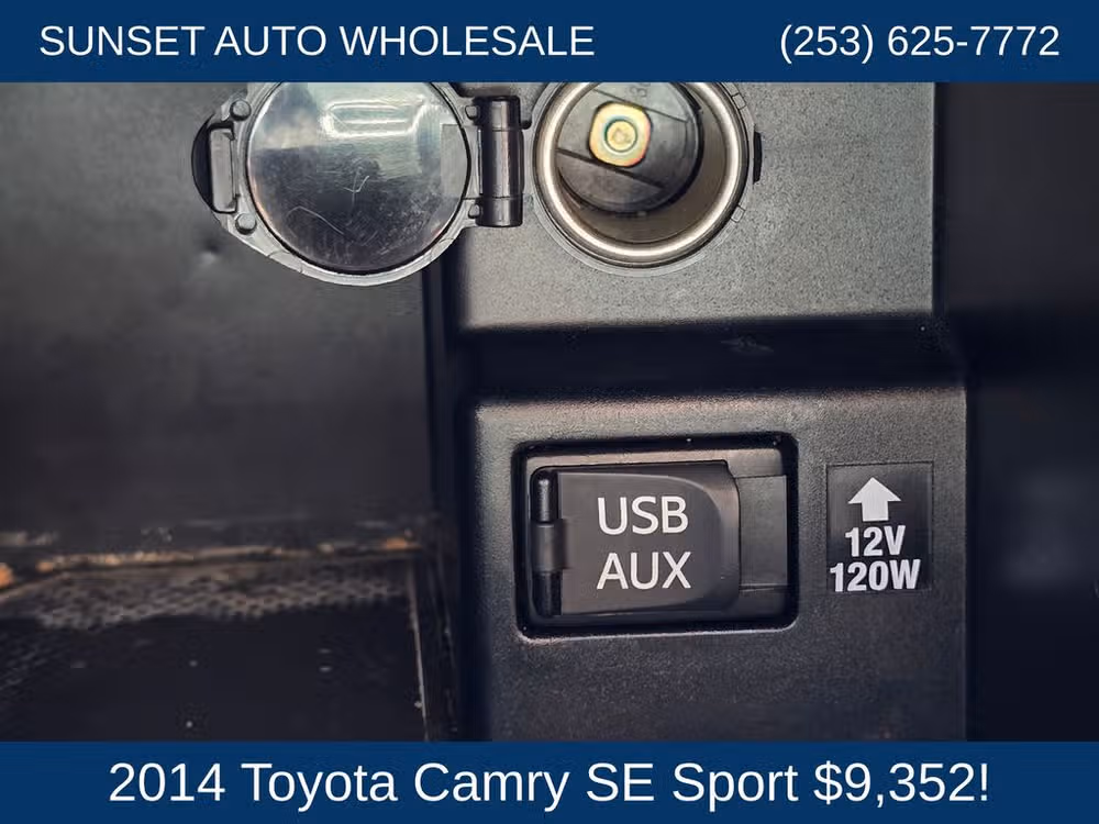 2014 Toyota Camry SE Sport Image 32