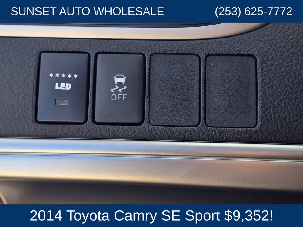 2014 Toyota Camry SE Sport Image 24