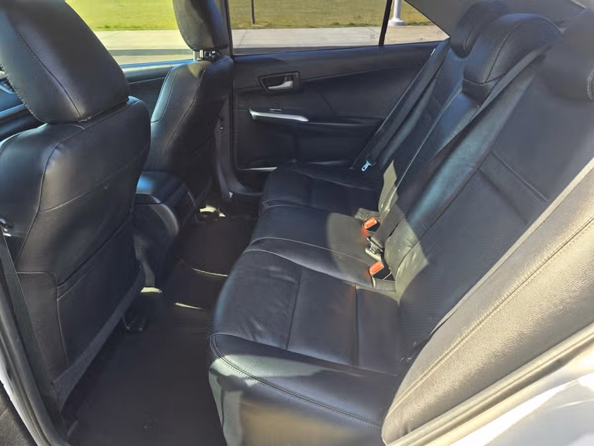 2014 Toyota Camry SE Sport Image 14