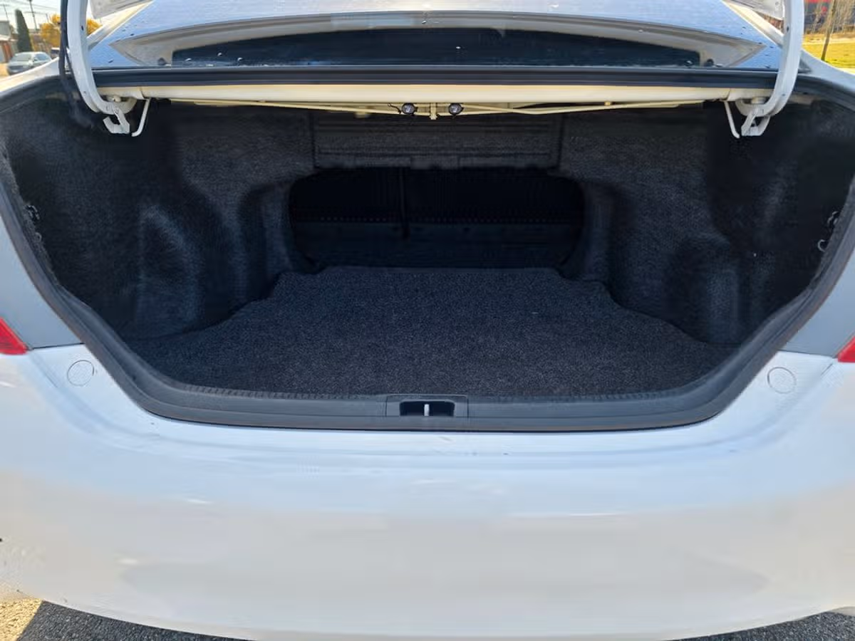 2014 Toyota Camry SE Sport Image 15
