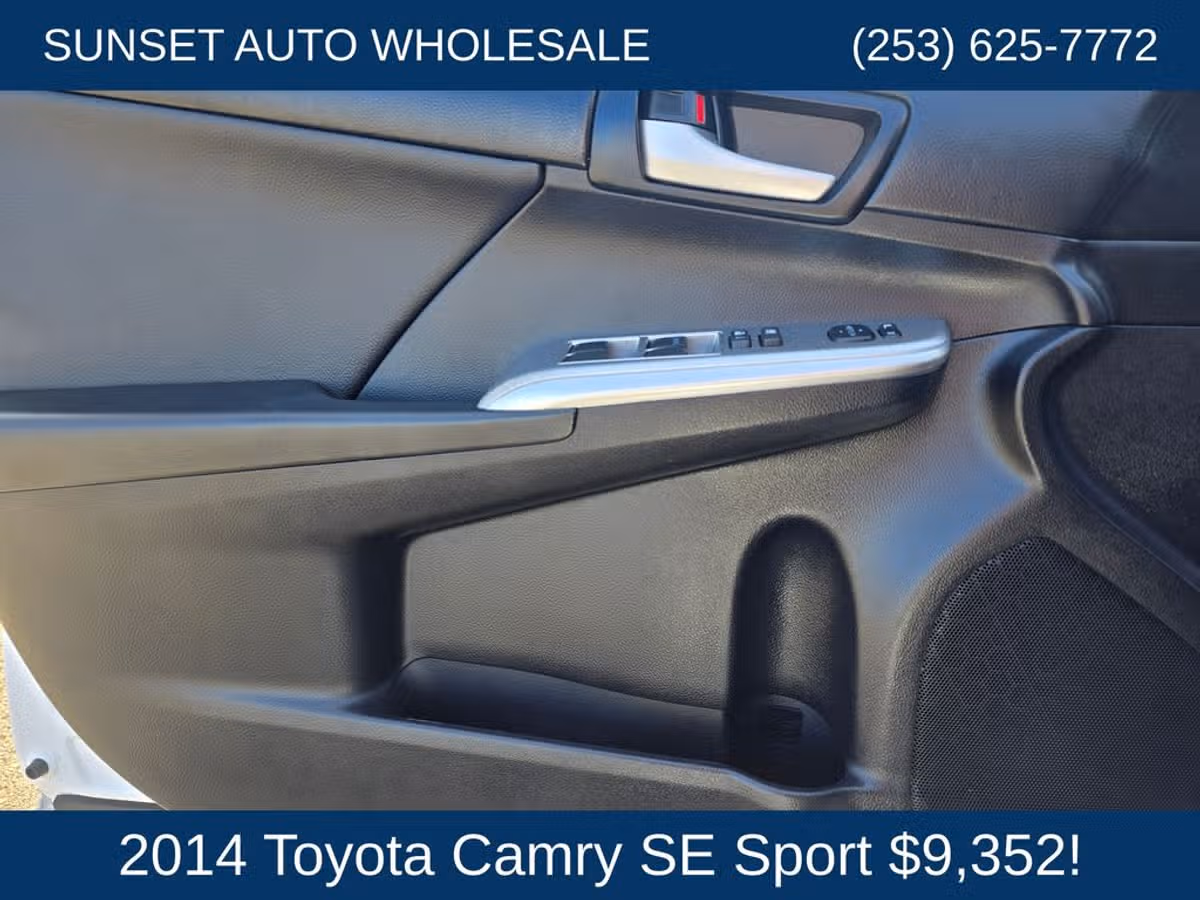 2014 Toyota Camry SE Sport Image 22