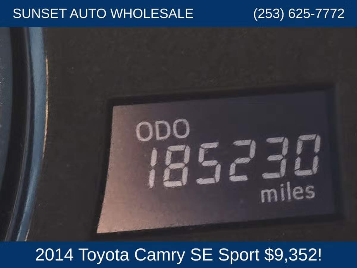 2014 Toyota Camry SE Sport Image 27