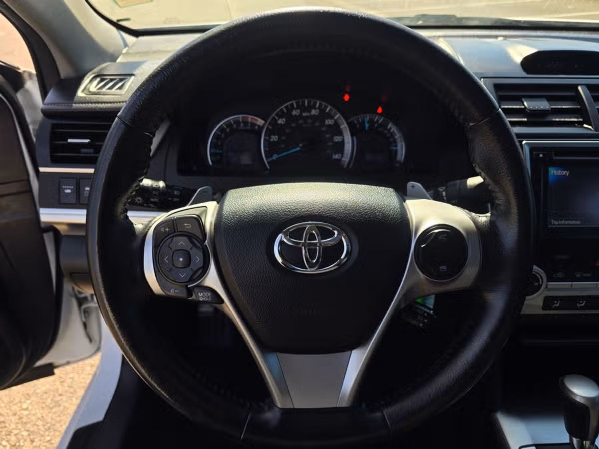 2014 Toyota Camry SE Sport Image 21