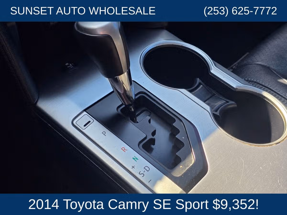 2014 Toyota Camry SE Sport Image 34