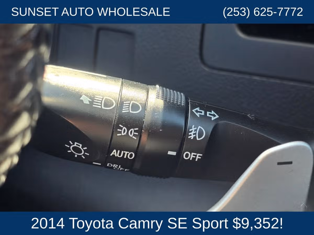 2014 Toyota Camry SE Sport Image 25