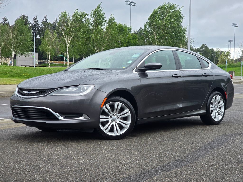 2015 Chrysler 200 Limited's photo