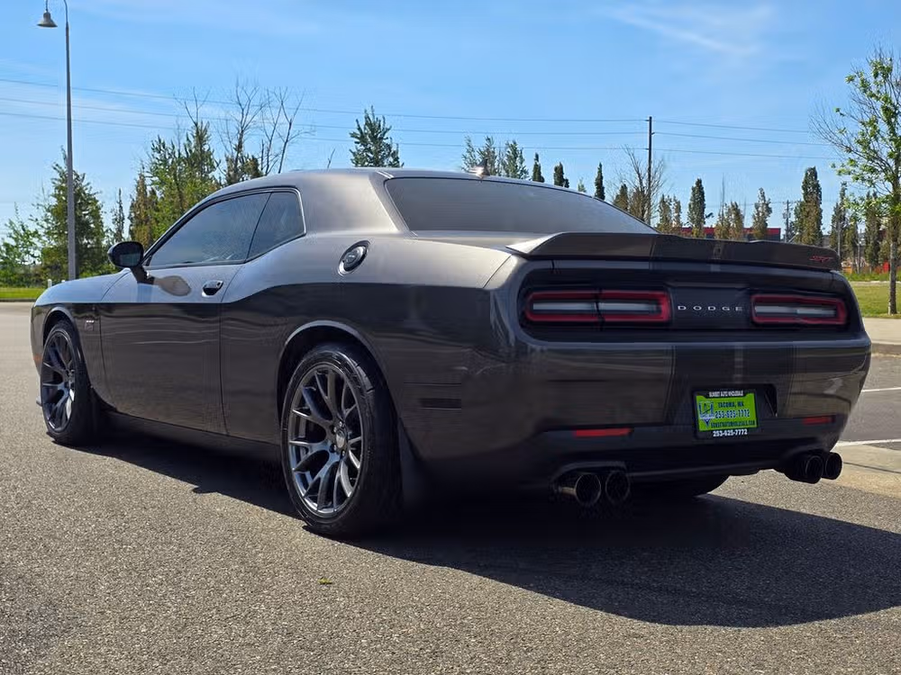 2016 Dodge Challenger SRT 392 Lower Image 1