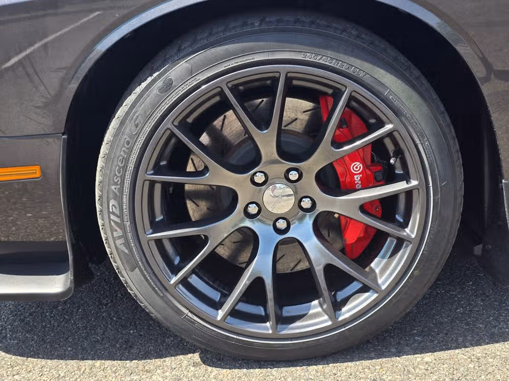 2016 Dodge Challenger SRT 392 Image 10