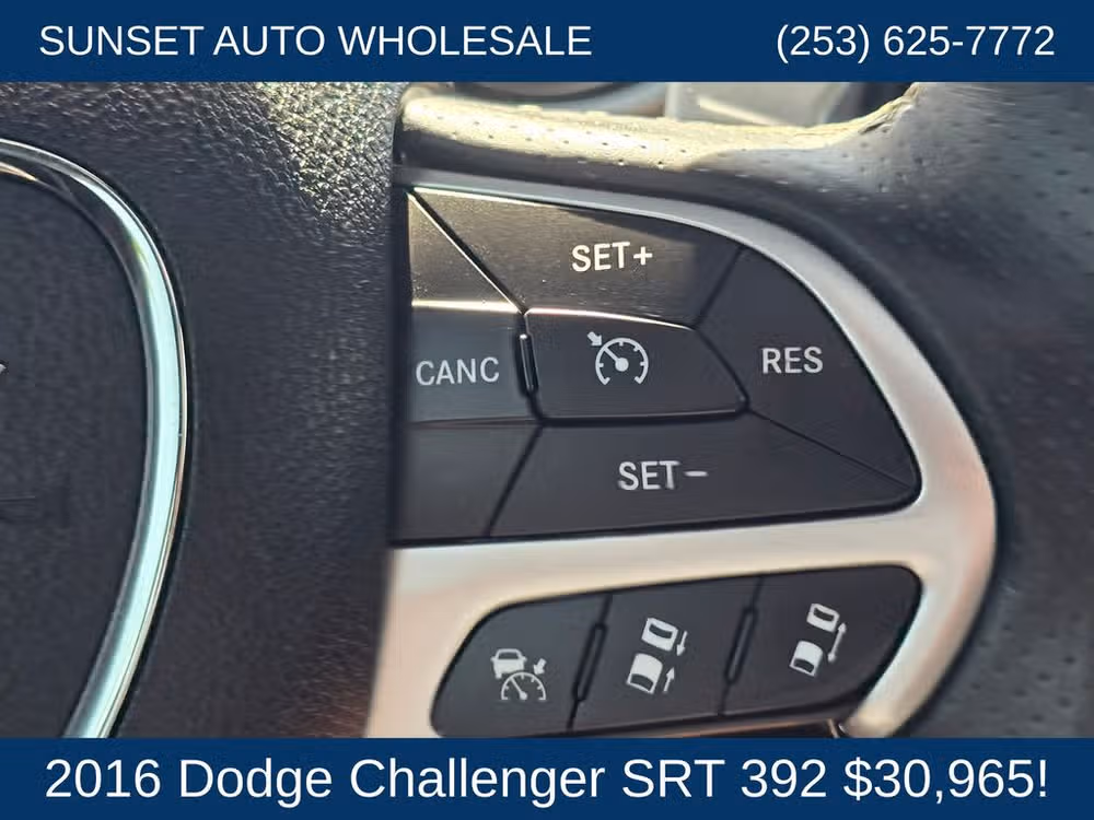 2016 Dodge Challenger SRT 392 Image 35