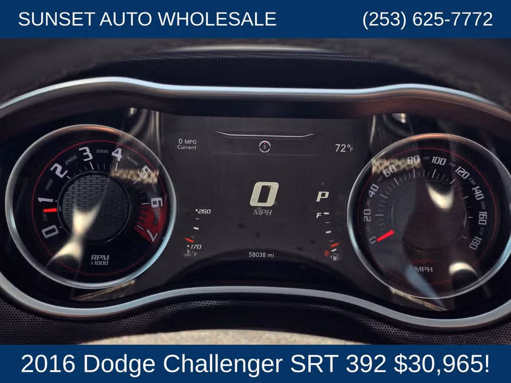 2016 Dodge Challenger SRT 392 Image 33