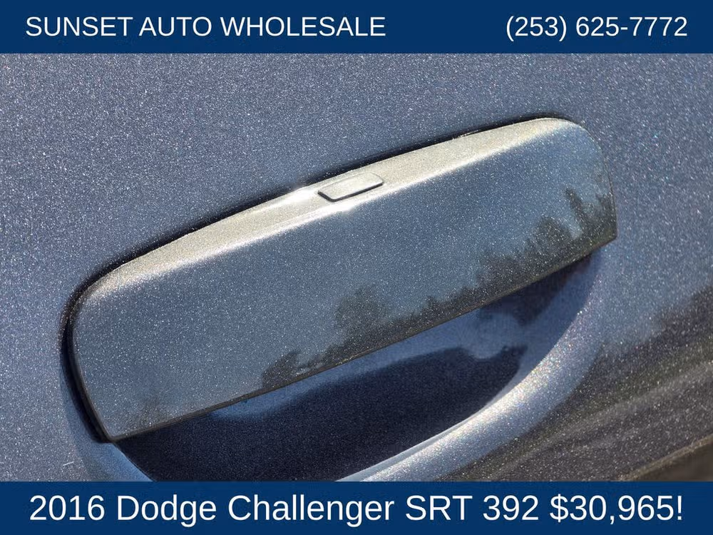 2016 Dodge Challenger SRT 392 Image 24