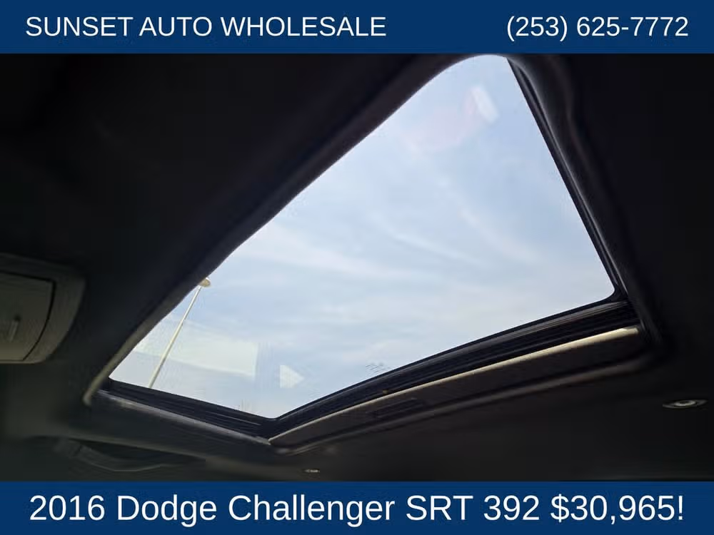 2016 Dodge Challenger SRT 392 Image 42