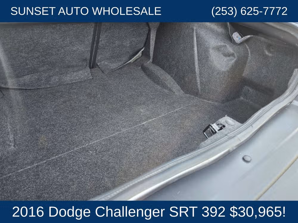 2016 Dodge Challenger SRT 392 Image 27